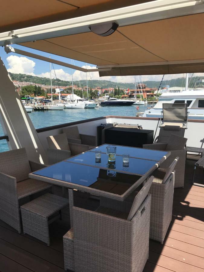 Floating House Blue Moon Villa Portorož Exteriör bild