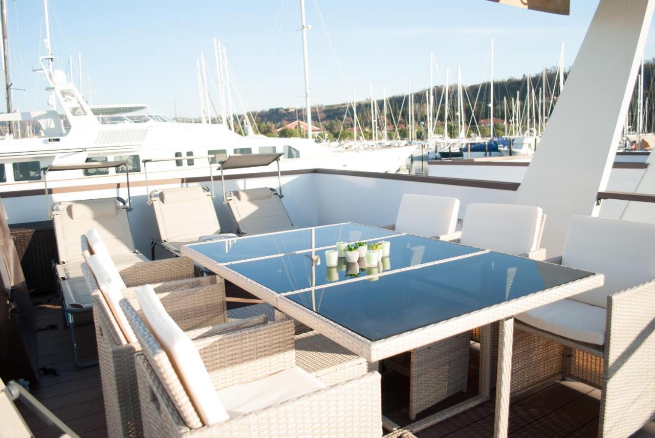 Floating House Blue Moon Villa Portorož Exteriör bild
