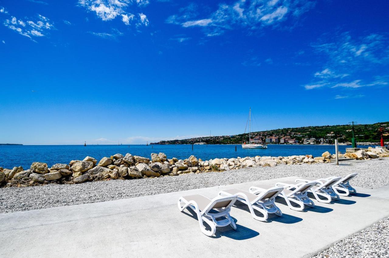 Floating House Blue Moon Villa Portorož Exteriör bild